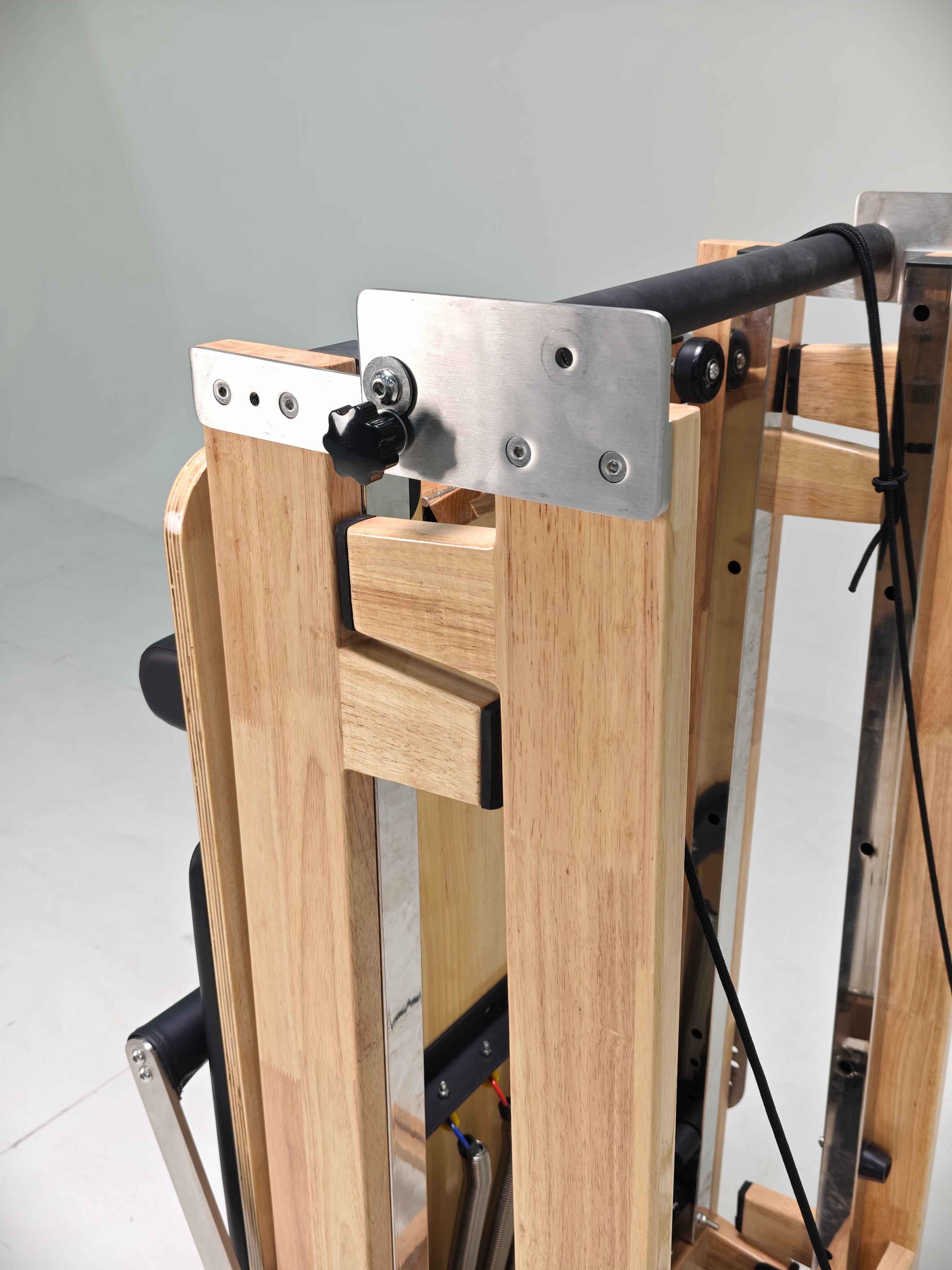 Commercial Foldable Oak & Alum – обзор и цена Pilates & Yoga Unleashed International Academy