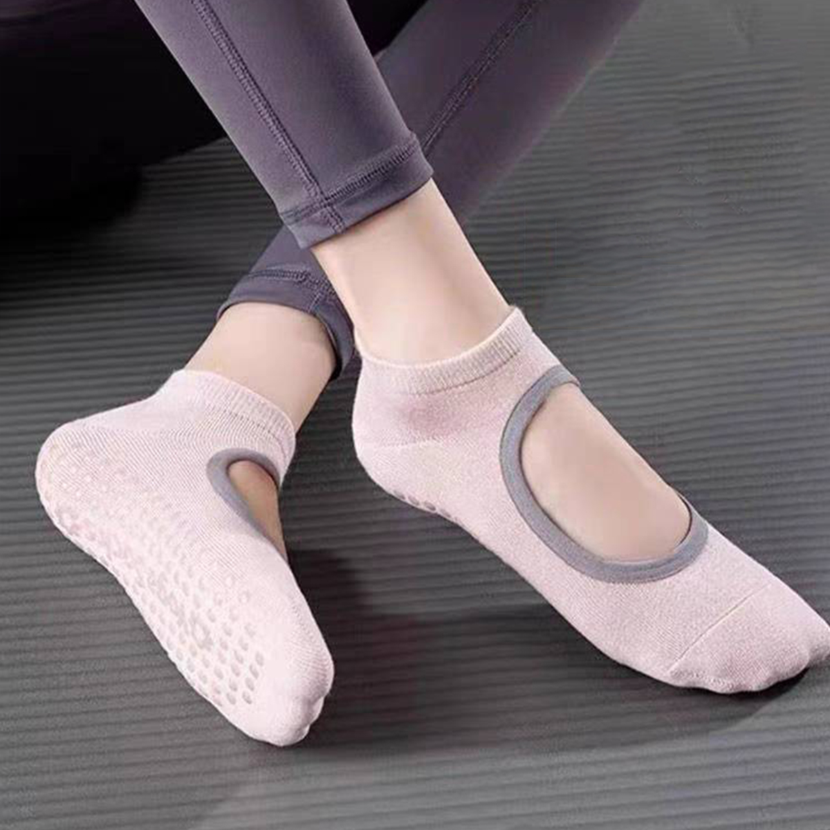 Non-Slip Yoga Socks for Women  – обзор и цена Pilates & Yoga Unleashed International Academy